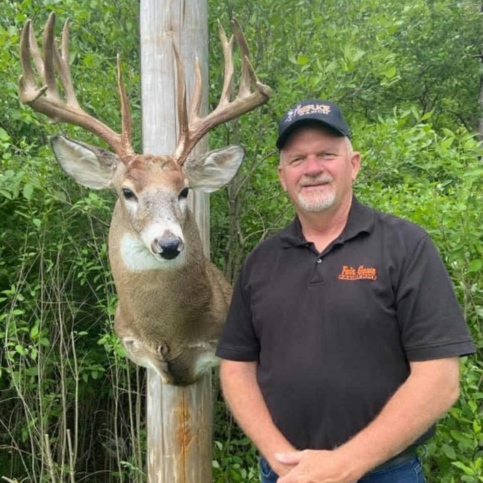 Owner with mount 3